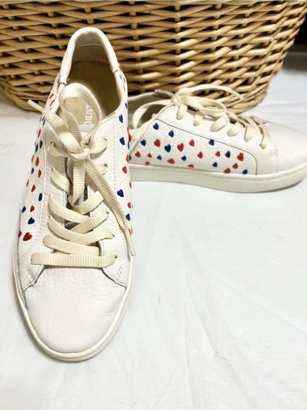 Soludos Ibiza White soft leather sneakers with heart ❤️ embroidery 8.5